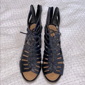 Lace up heels / booties / sandals